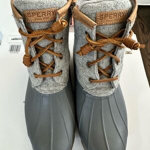 Sperry Tan and Gray Insulated Boots